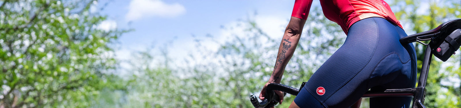 Calções com babete