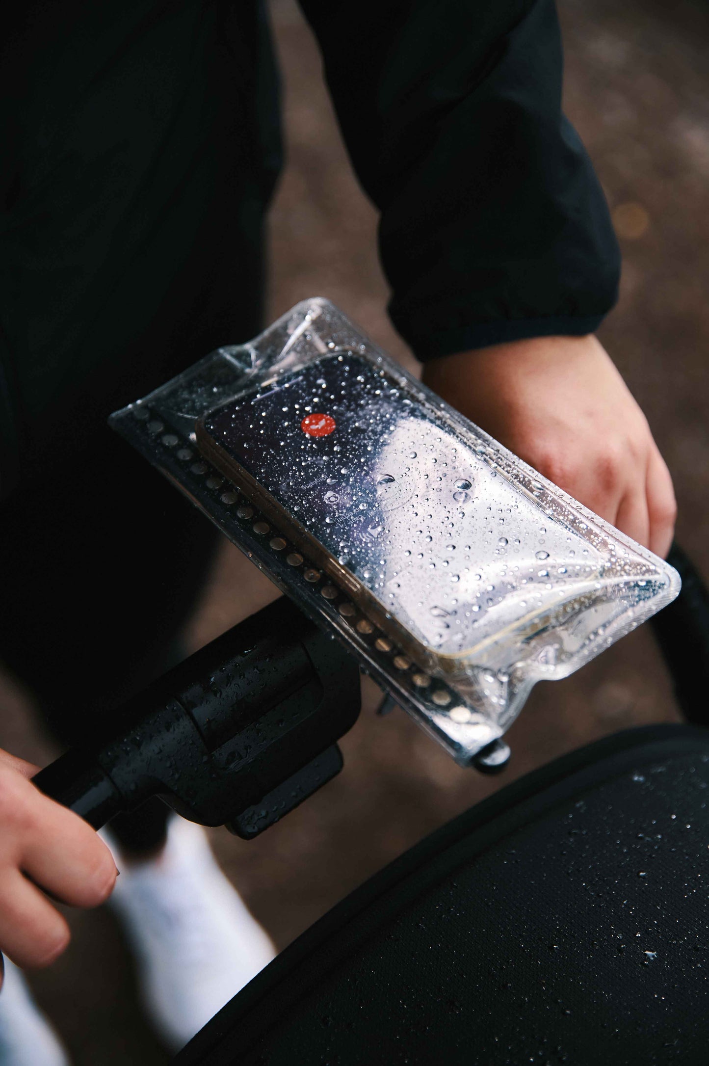 Capa universal para smartphone FIDLOCK VACUUM UNI PHONE CASE L