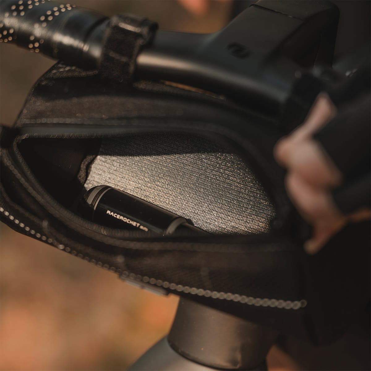 Saco de guiador TOPEAK TUBULAR BARBAG SLIM 1,5 L Preto