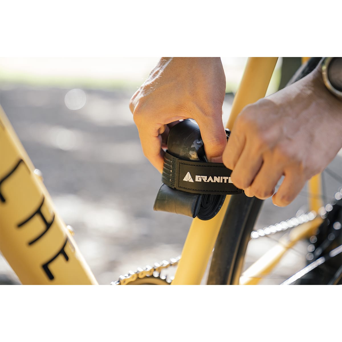 Correia de suporte de latas universal GRANITE DESIGN PORTALEDGE