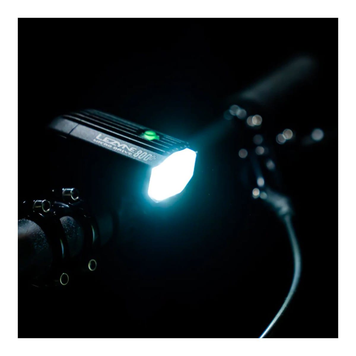Farol dianteiro LEZYNE MICRO DRIVE 800+ Preto
