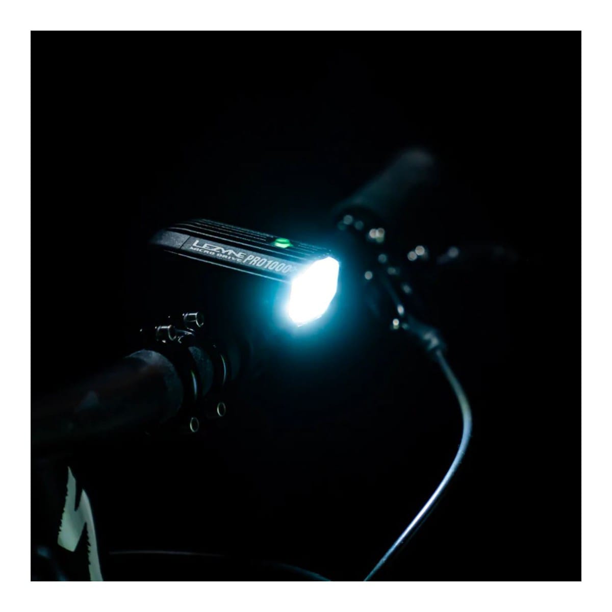 Luz frontal LEZYNE MICRO DRIVE PRO 1000+ Preto