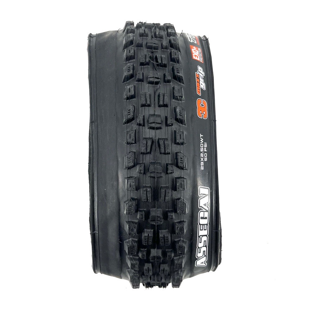Pneu maxxis assegai 29x2.50 wt exo+ 3c maxxgrip cubar sem tubo pronto flexível preto