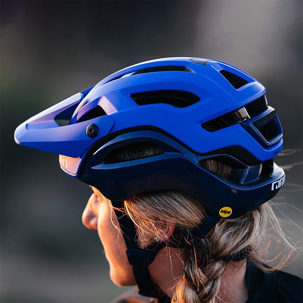 Capacete de BTT GIRO MANIFEST MIPS Cinzento