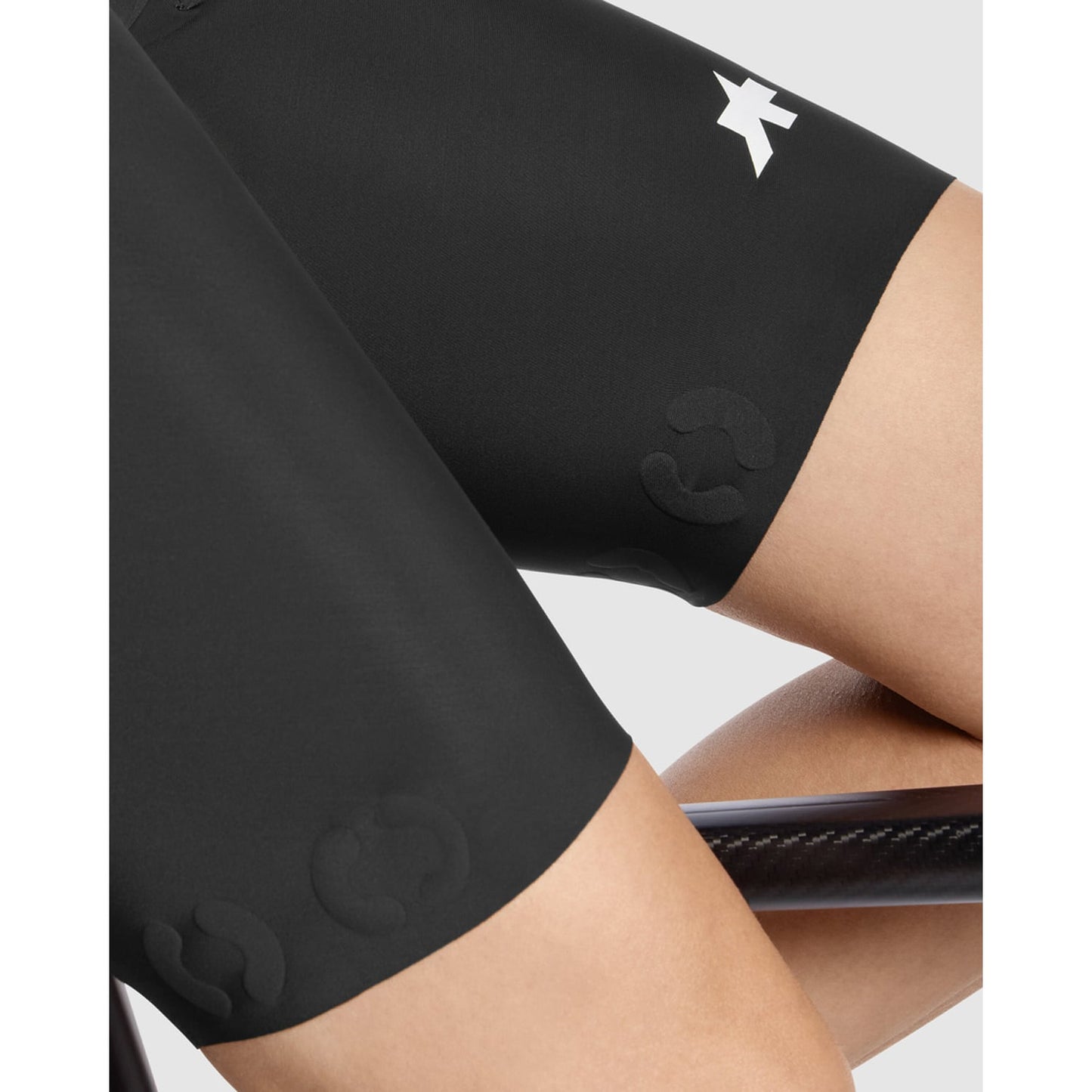 ASSOS DYORA R S11 Bib Tight preto para mulher