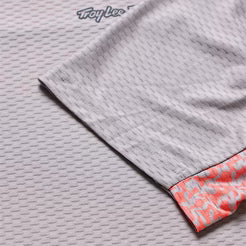 TROY LEE DESIGNSSKYLINE PRO AIR RIDGELINE Camisola de manga curta Pedra