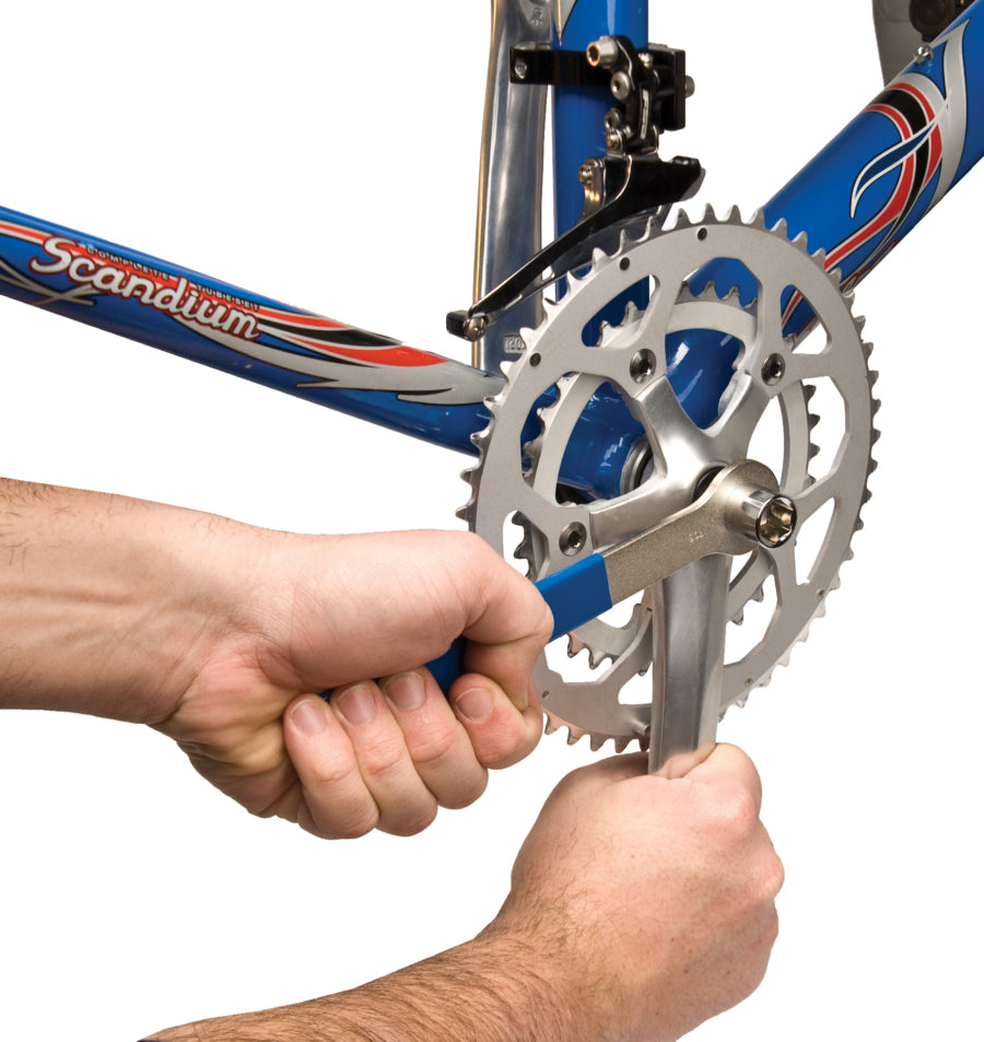 Park Tool CCW-5 a apertar um parafuso de 8 mm