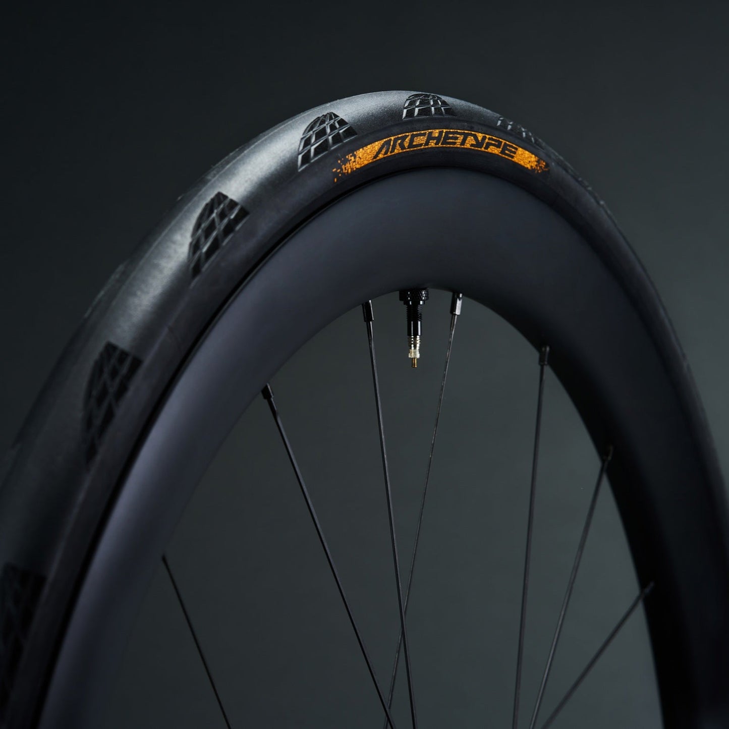 CONTINENTAL ARCHETYPE TDF 2025 700x30c Tubeless Ready Black tyre - Edição limitada