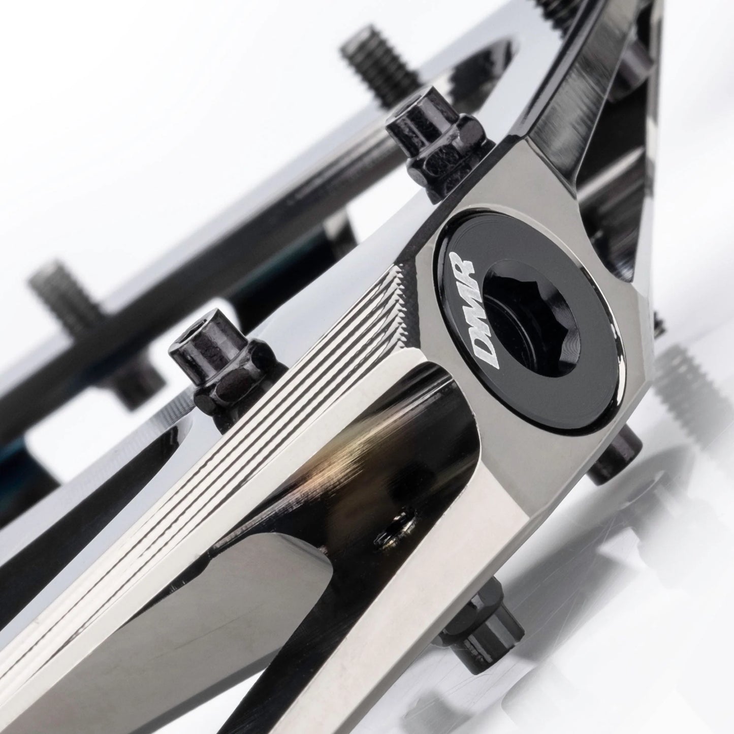 Pedais planos DMR VAULT Cromado Preto