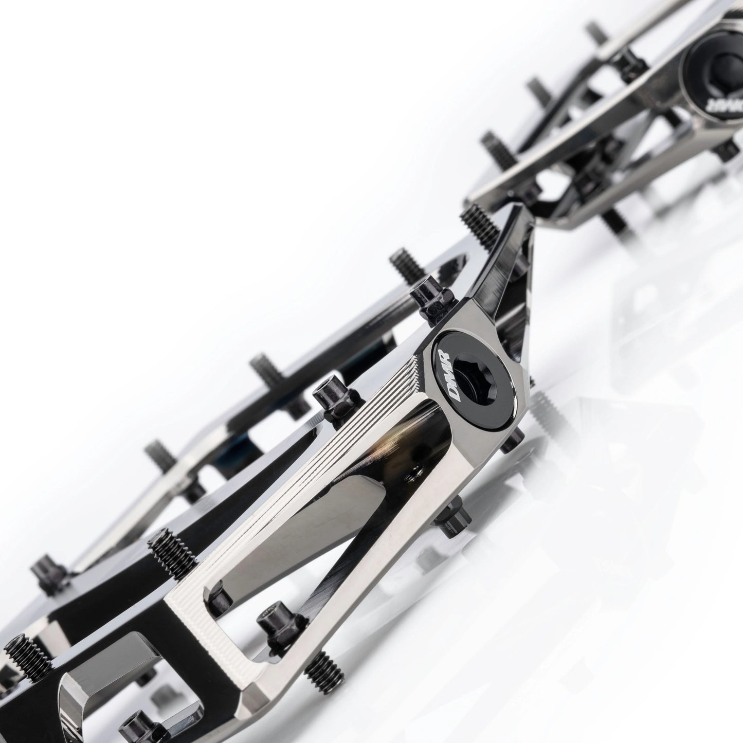 Pedais planos DMR VAULT Cromado Preto
