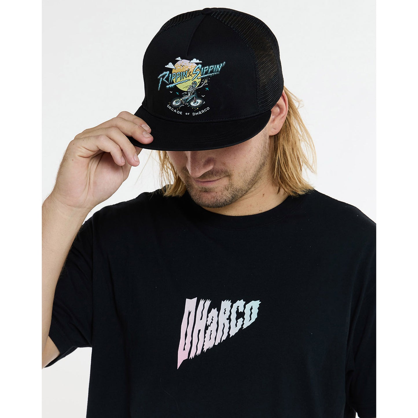 Boné DHARCO FLAT BRIM TRUCKER RIPPIN AND SIPPIN Preto