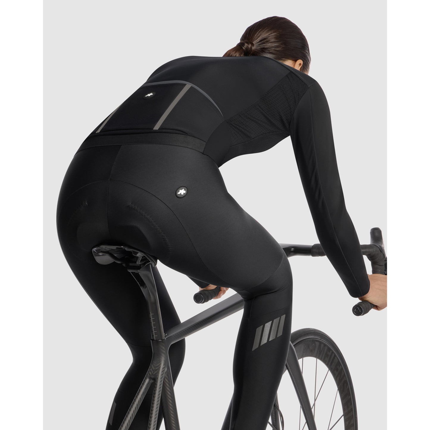 Casaco preto ASSOS DYORA R S11 para mulher