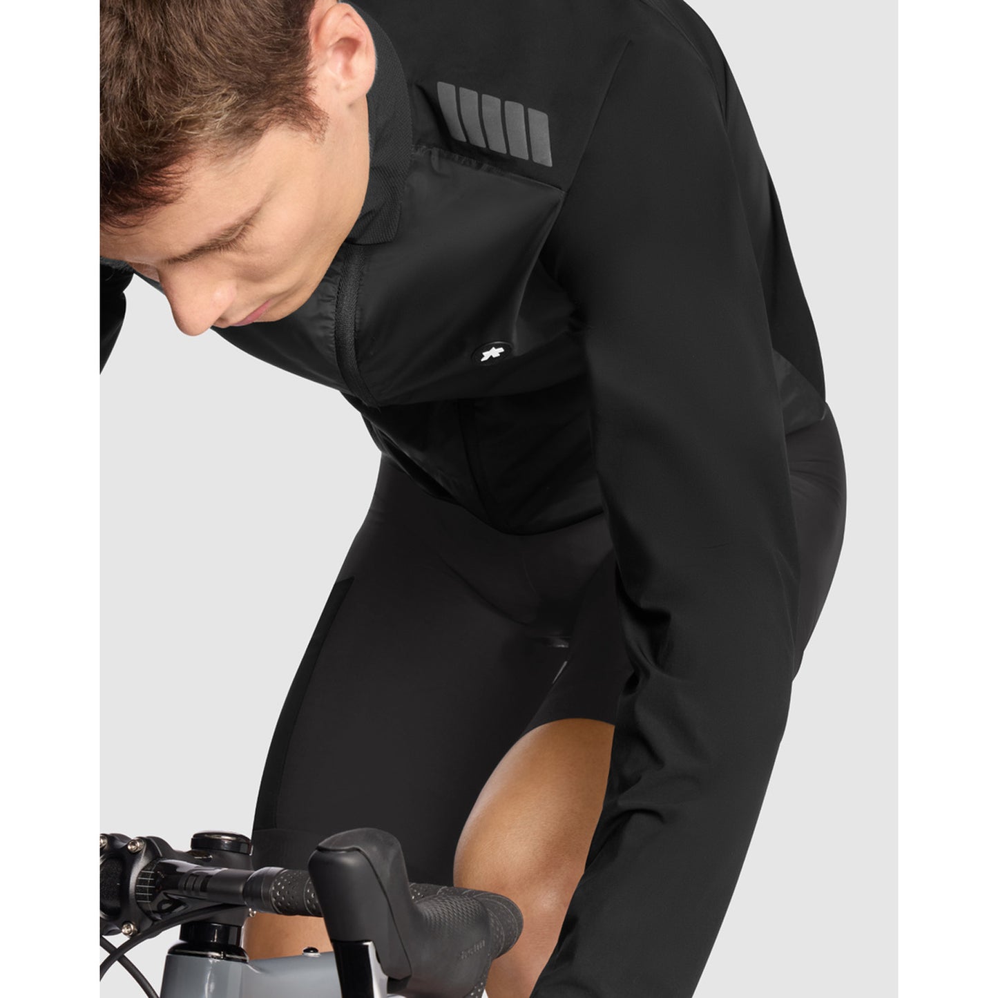 Casaco ASSOS TACTICA T5 Black Series