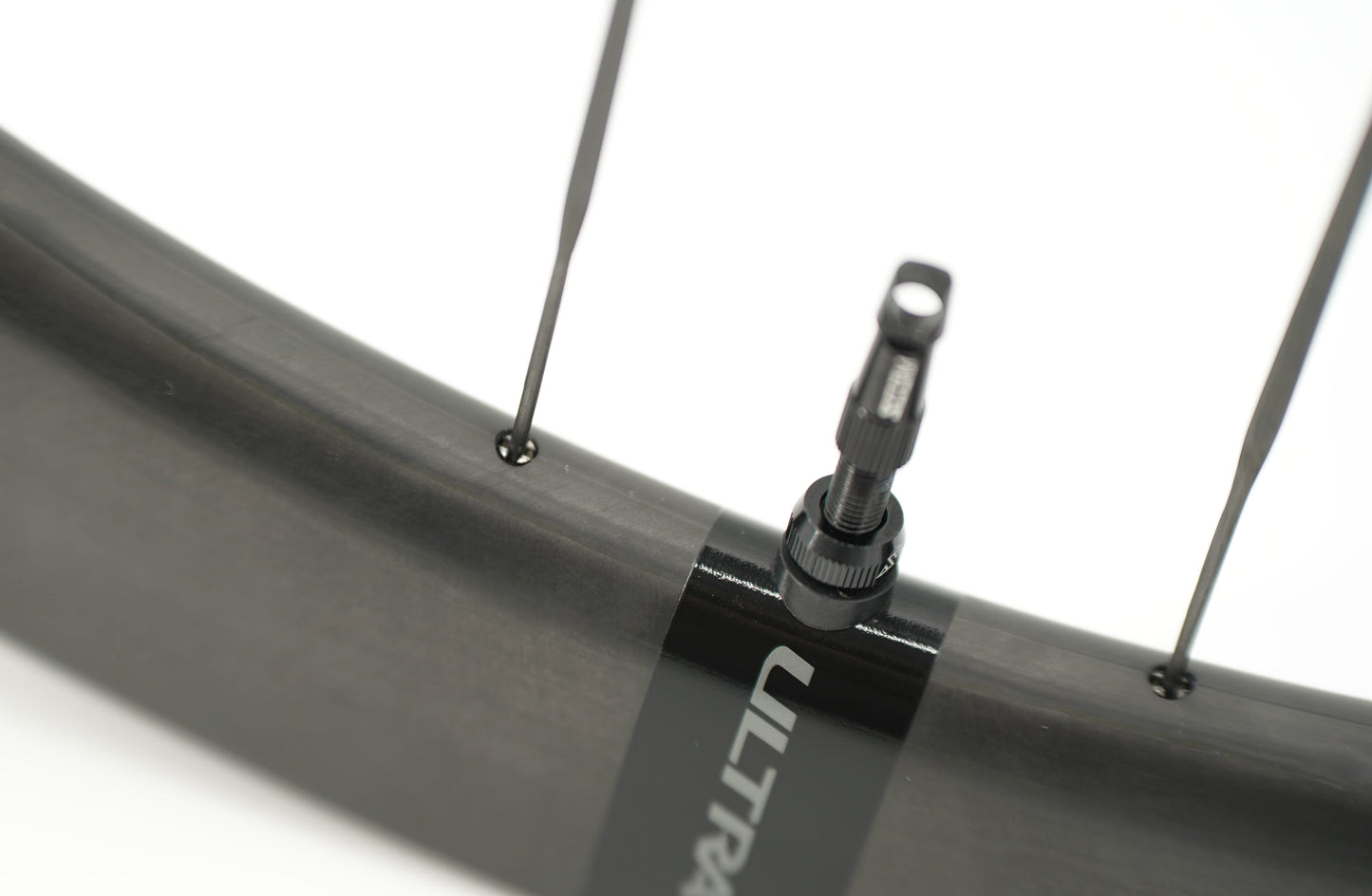 Par de rodas SCOM ULTRA 62+ Tubeless Ready (bloqueio central)