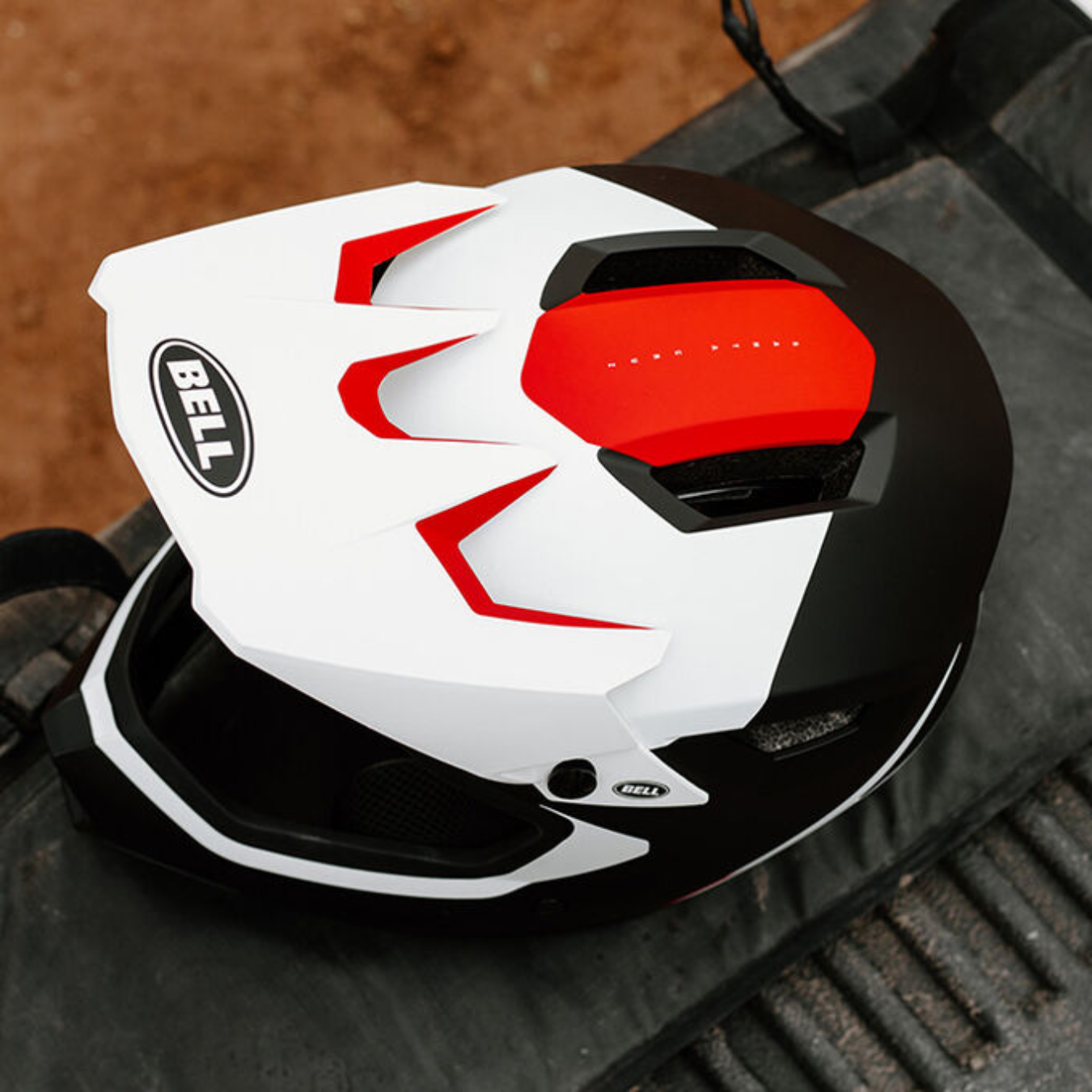 Capacete MTB BELL SANCTION 2 DLX MIPS Preto/Branco