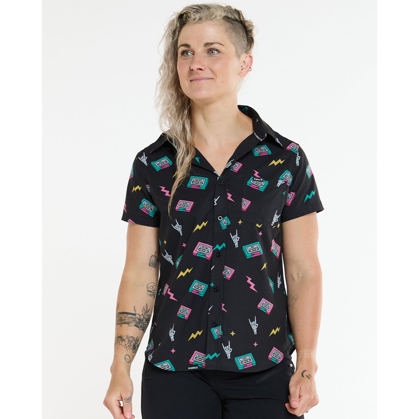 Camisa técnica DHARCO TECH PARTY MIX TAPE para mulher Preto
