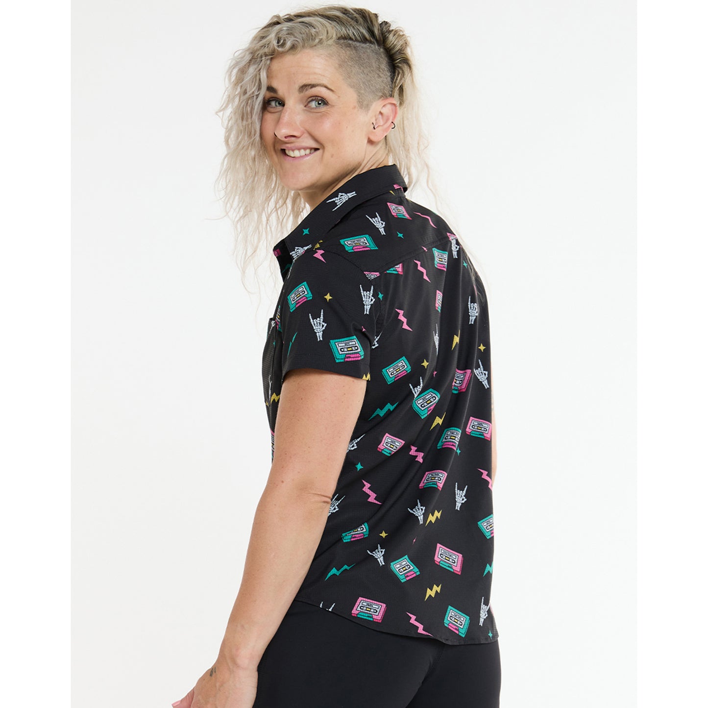 Camisa técnica DHARCO TECH PARTY MIX TAPE para mulher Preto