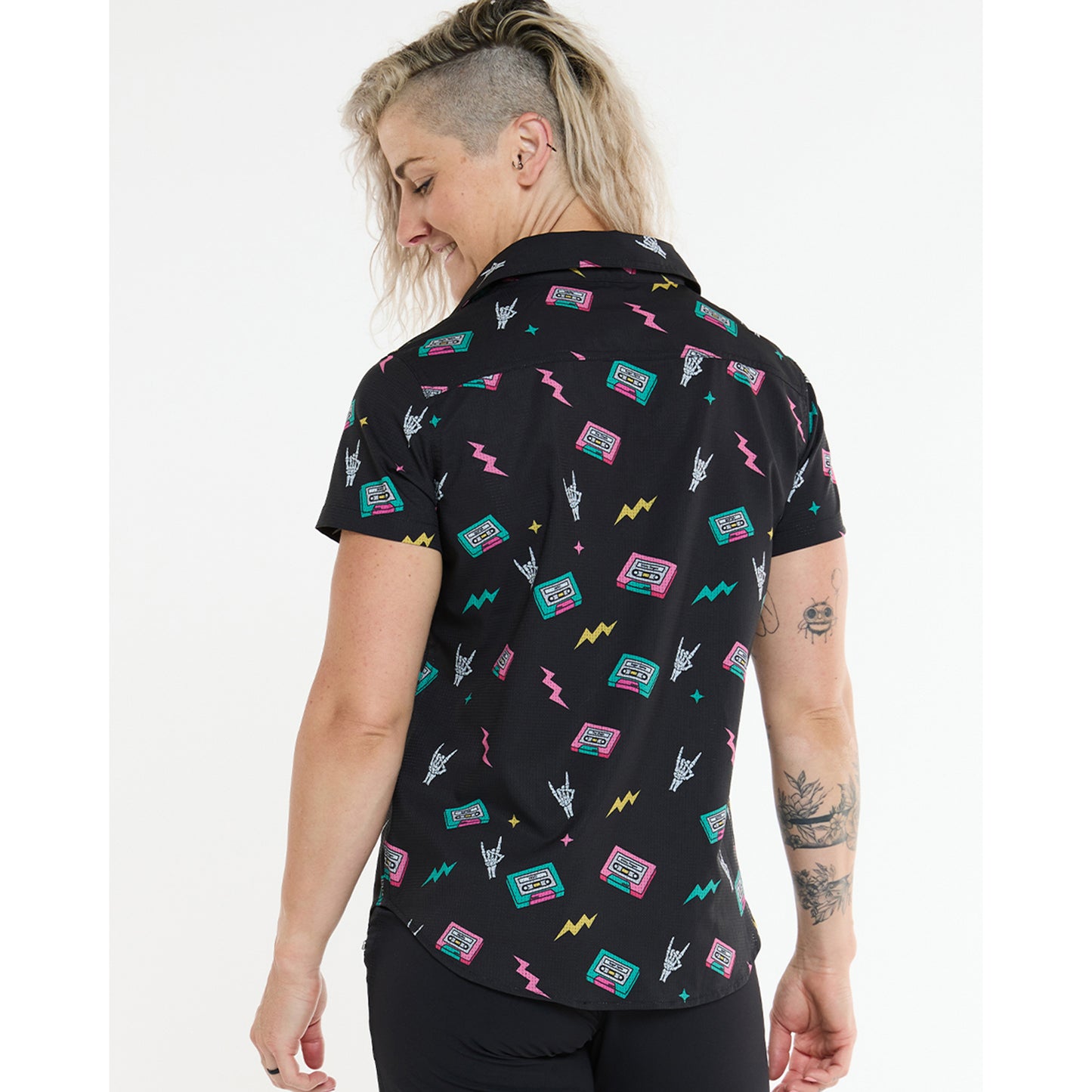 Camisa técnica DHARCO TECH PARTY MIX TAPE para mulher Preto