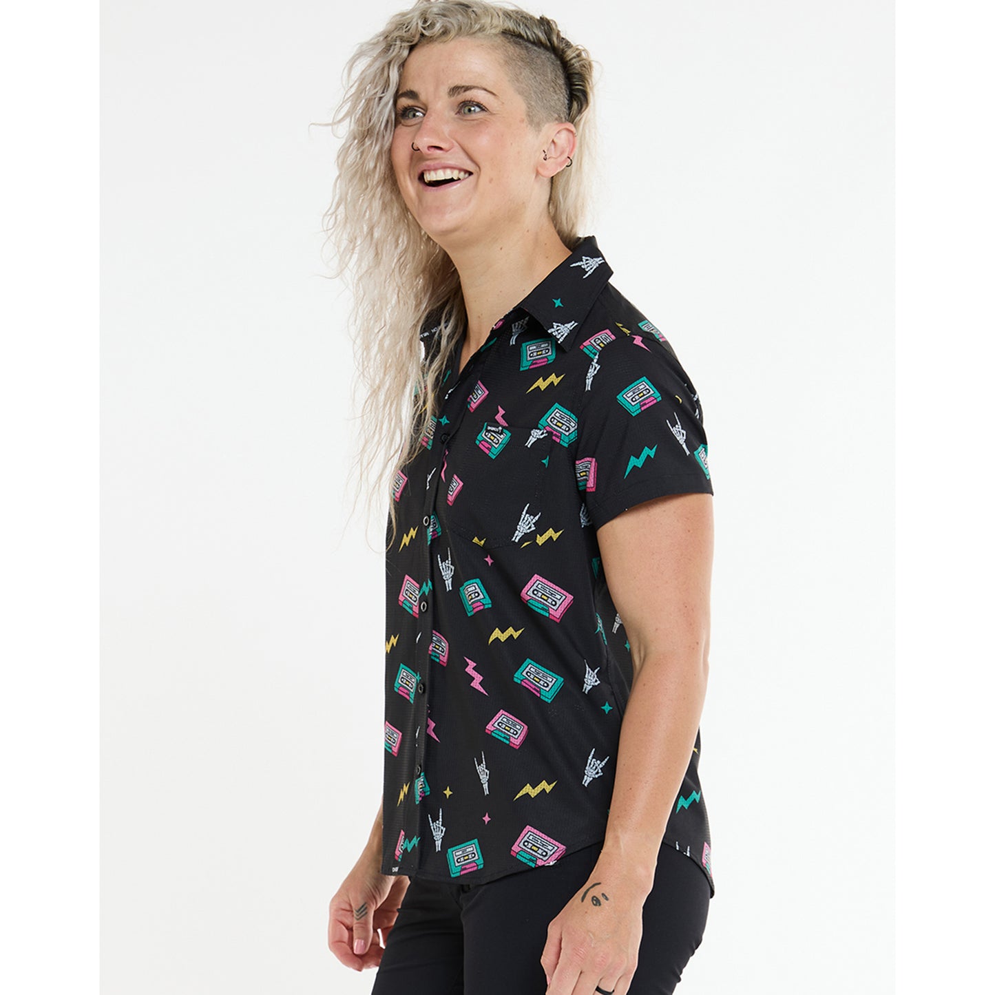 Camisa técnica DHARCO TECH PARTY MIX TAPE para mulher Preto