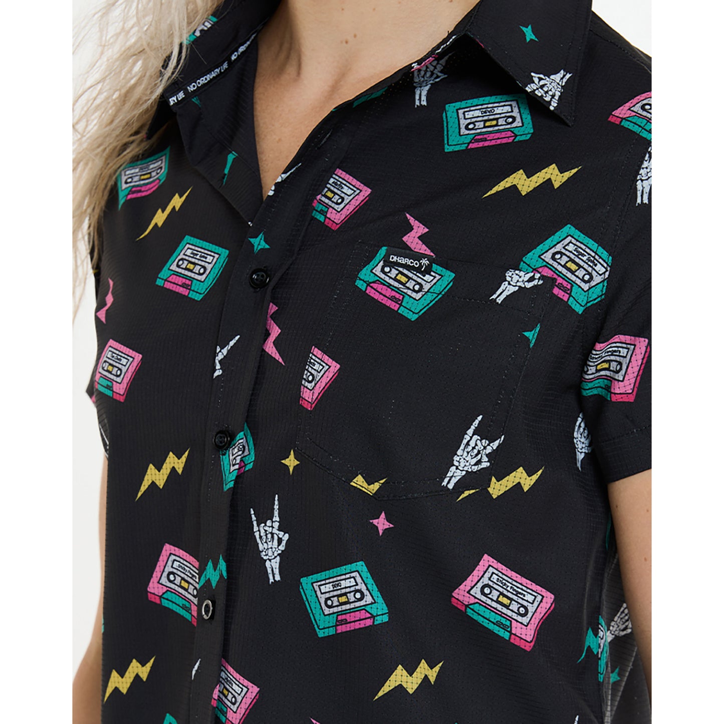 Camisa técnica DHARCO TECH PARTY MIX TAPE para mulher Preto