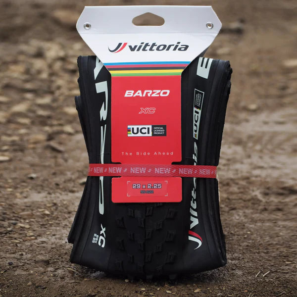 VITTORIA BARZO XC 29x2.35 "UCI Rainbow Edition" Pneu macio pronto para tubeless