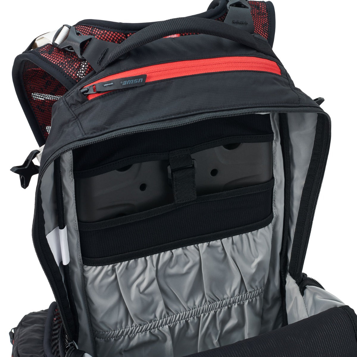Mochila USWE FLOW 16 L com proteção dorsal integrada Preto/Vermelho