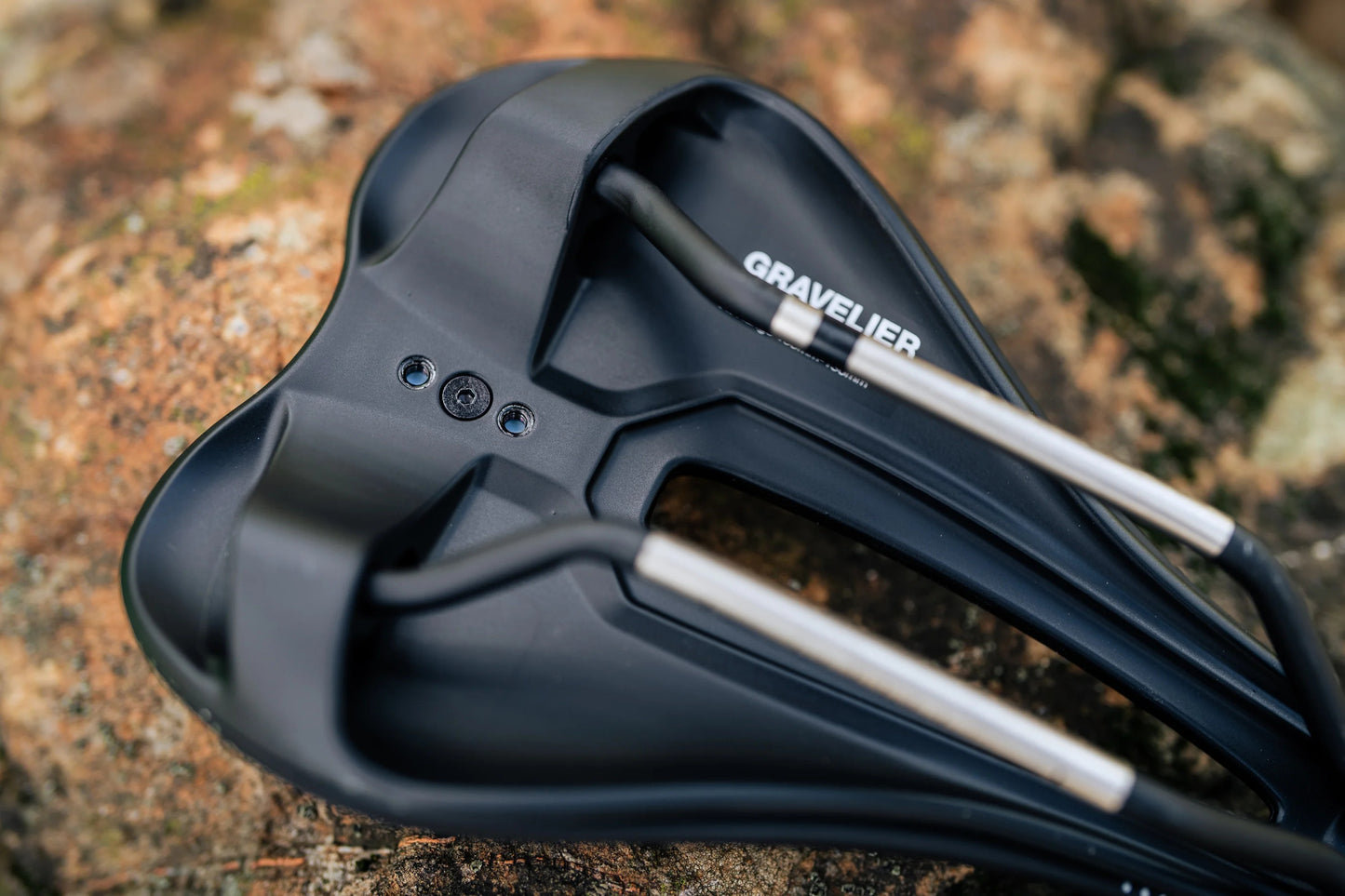 Selim WTB GRAVELIER 140mm Carris em aço inoxidável Preto