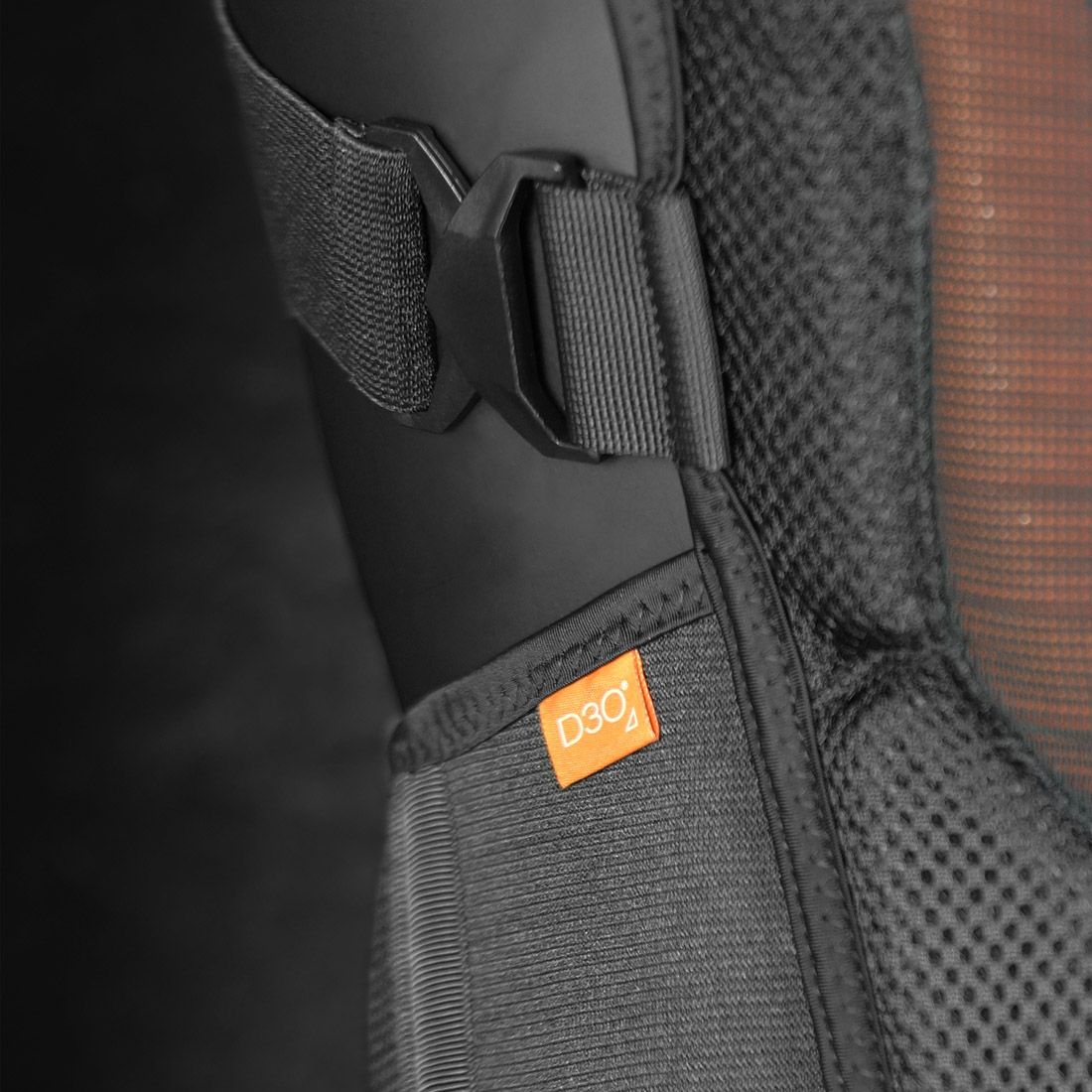 Protetor posterior RACER D3O Preto