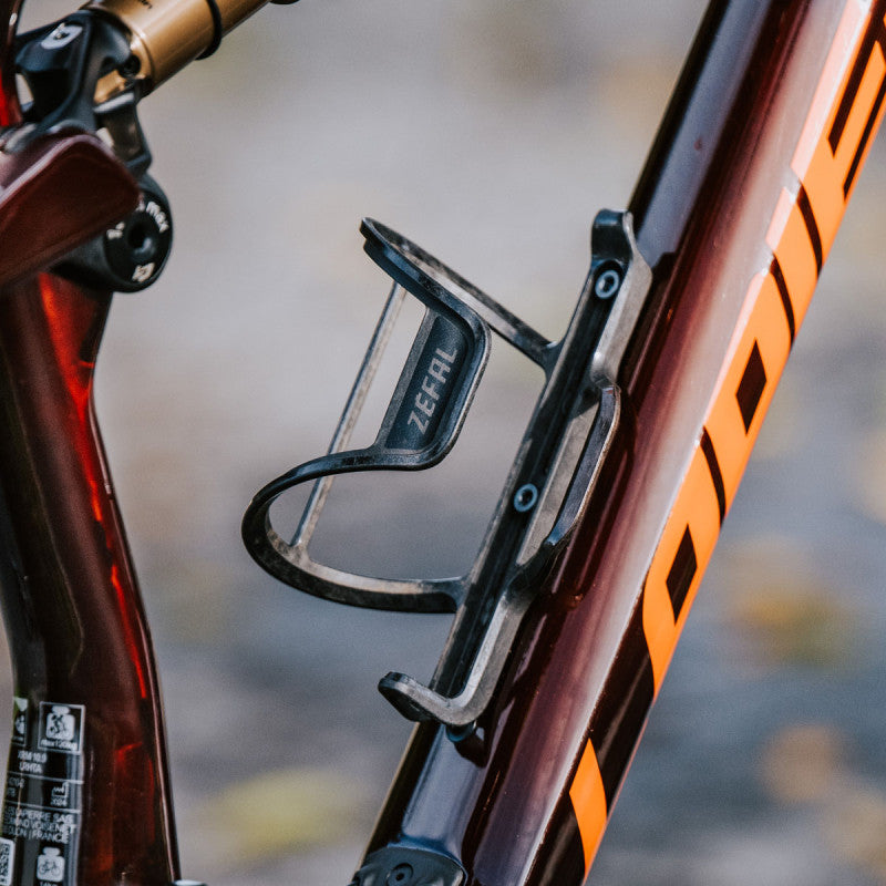 ZEFAL PULSE S2 Suporte para garrafas em carbono reto Preto