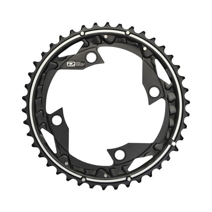 Prato exterior SHIMANO DEORE M610 de 10 velocidades, 4 furos, 104 mm — vista do prato sobre fundo branco