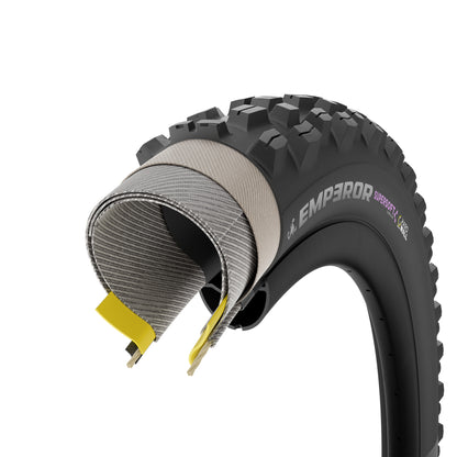 Pneu PIRELLI SCORPION EMPEROR 29x2.40 Soft HardWall Tubeless Ready de talão dobrável preto/amarelo Team Edition