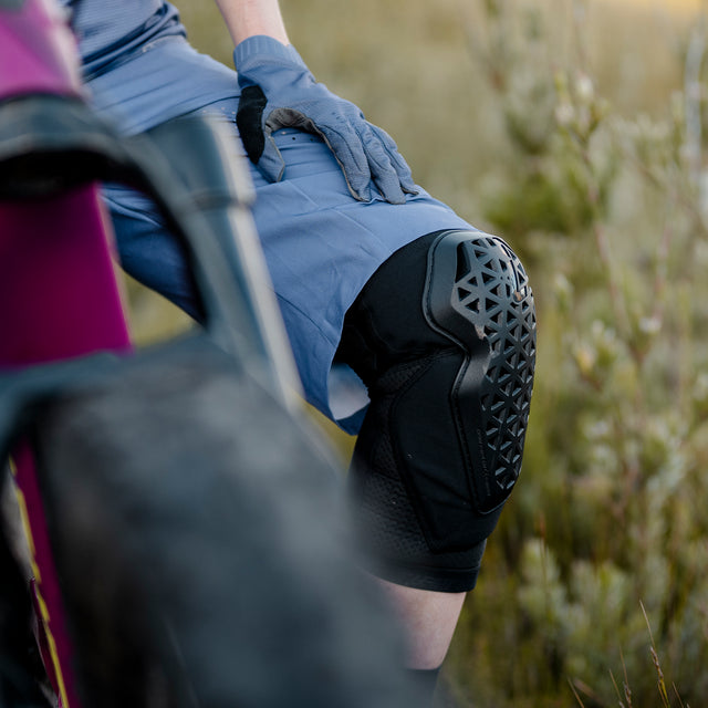 Joelheiras LEATT FLEXMESH Preto