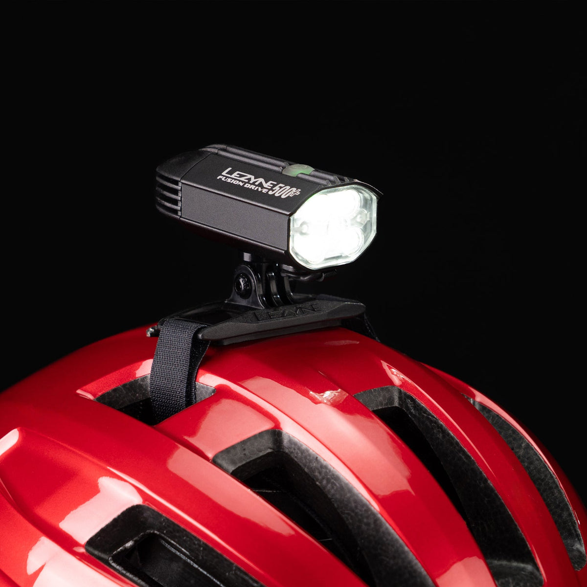 Lezyne Helmet Fusion Drive 500+ montada num capacete