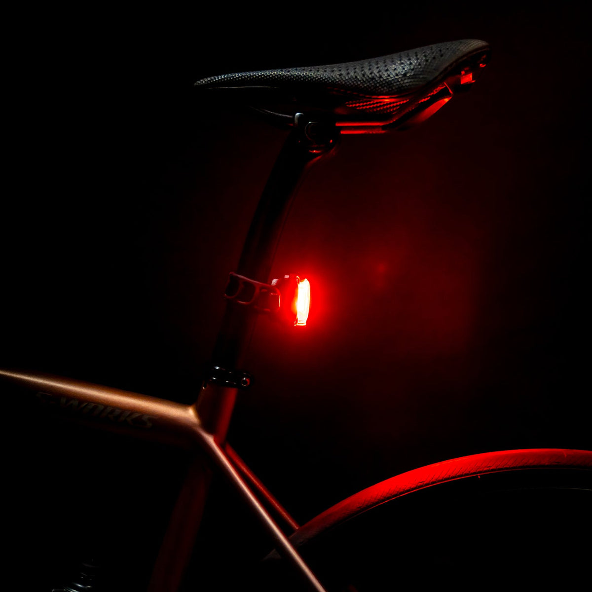 Lezyne Zecto Drive Max 400+ traseira — vista do produto