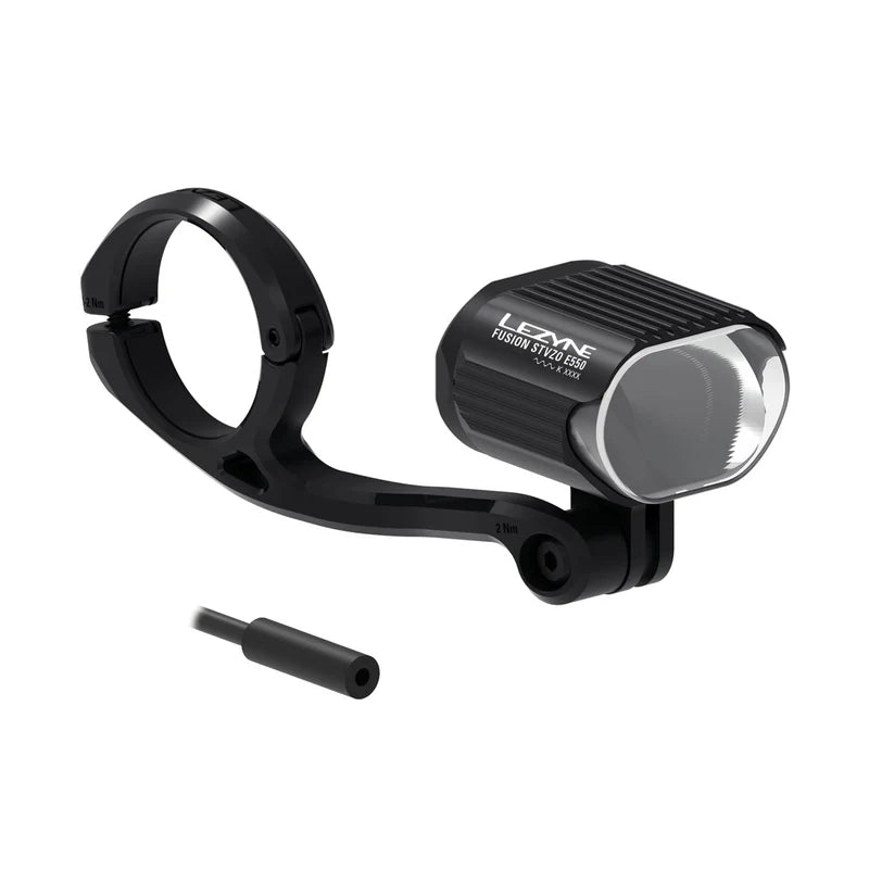 Farol dianteiro da LEZYNE FUSION PRO E-BIKE STVZO E600