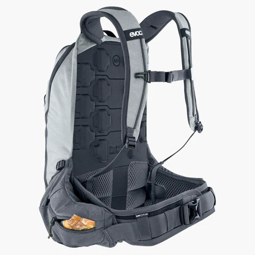 Mochila com proteção dorsal EVOC TRAIL PRO 16 L cinzenta