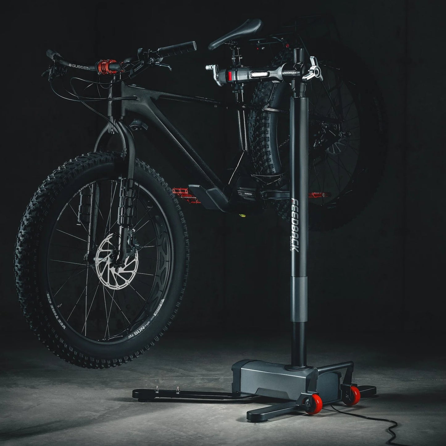 Suporte de oficina elétrico FEEDBACK SPORTS Pro E-Lift