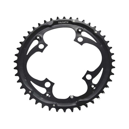 Prato exterior SRAM MTB 104BCD 9/10 velocidades, 4 furos, 104 mm — vista do prato sobre fundo branco