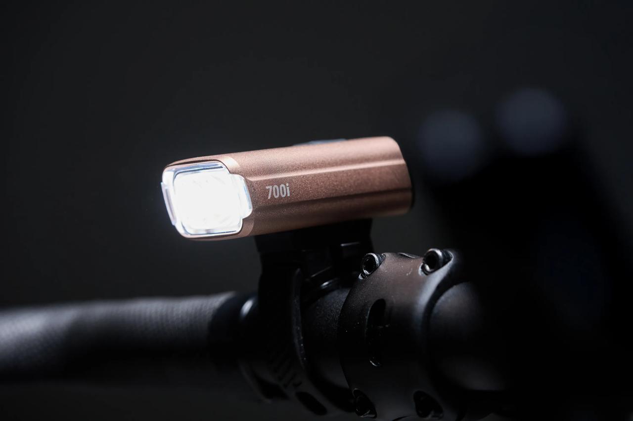 Iluminação Dianteira BBB NANOSTRIKE 700 i Rosa