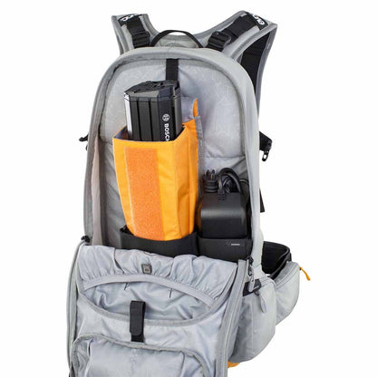 Mochila com Proteção Dorsal EVOC FR ENDURO E-RIDE 16L Cinza/Laranja