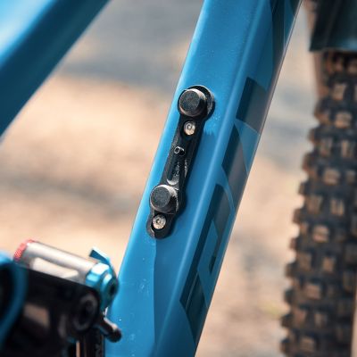 Base para sistema de porta-garrafas FIDLOCK TWIST BIKE BASE Preto