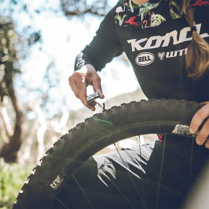 Kit de Reparação Tubeless LEZYNE CLASSIC + 5 Mechas