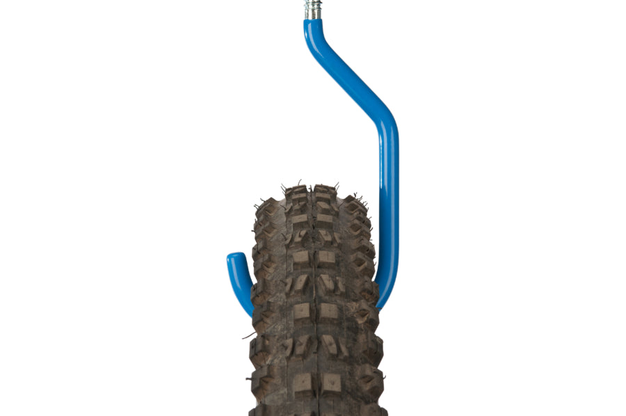 Park Tool 471 instalado a suportar uma roda de bicicleta