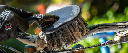Kit de Escovas de Limpeza MUC-OFF (5 peças)