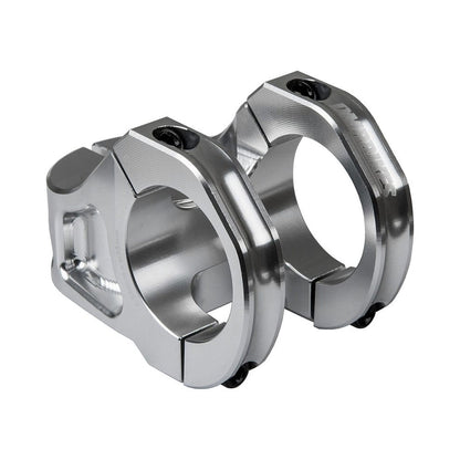 Avanço DMR DEFY35 Rise 5mm prateado — vista lateral sobre fundo branco