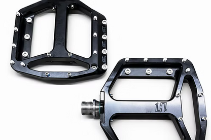 Pedais de Plataforma HXR COMPONENTS EIXO DE AÇO Pretos