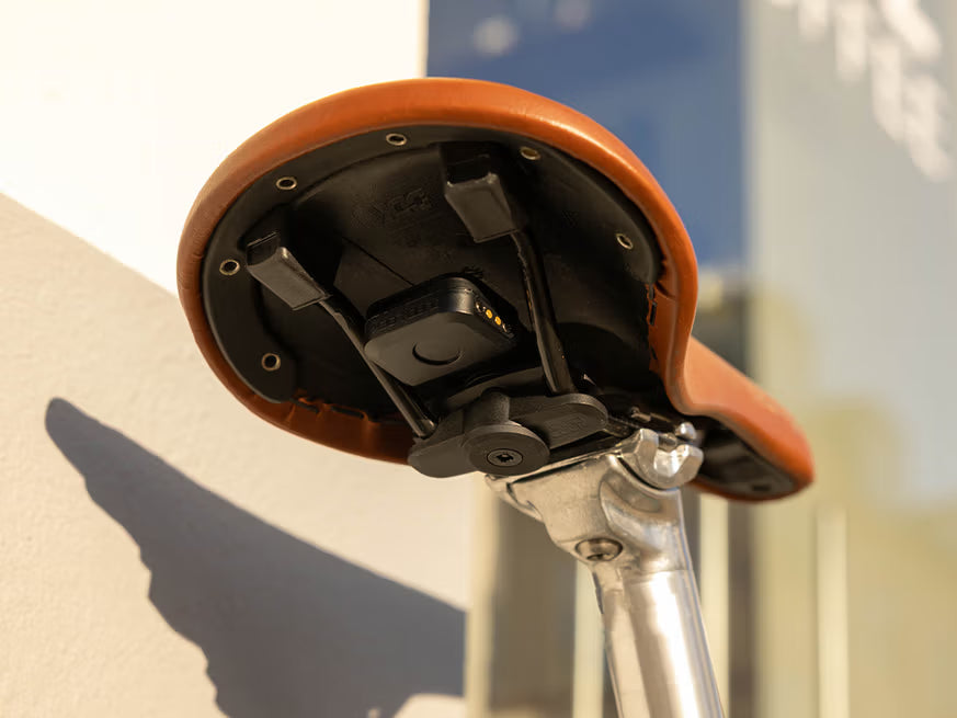 Suporte de fixação sob o selim para alarme e localizador QUADLOCK SADDLE RAIL ADAPTOR
