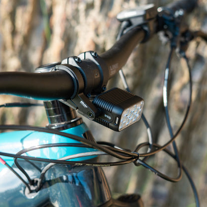 Farol Dianteiro KNOG BLINDER E 2300