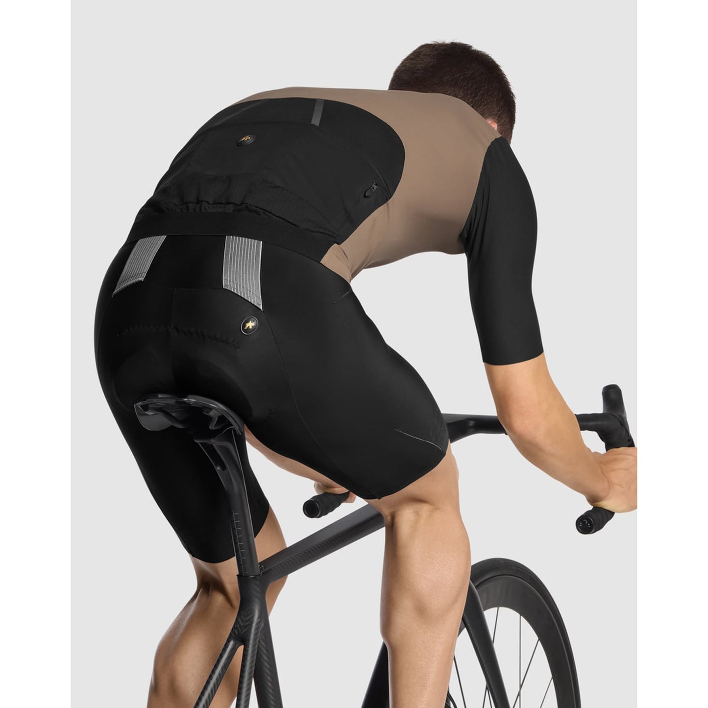 ASSOS EQUIPE RS S11 Camisola de manga curta Preto/Bege