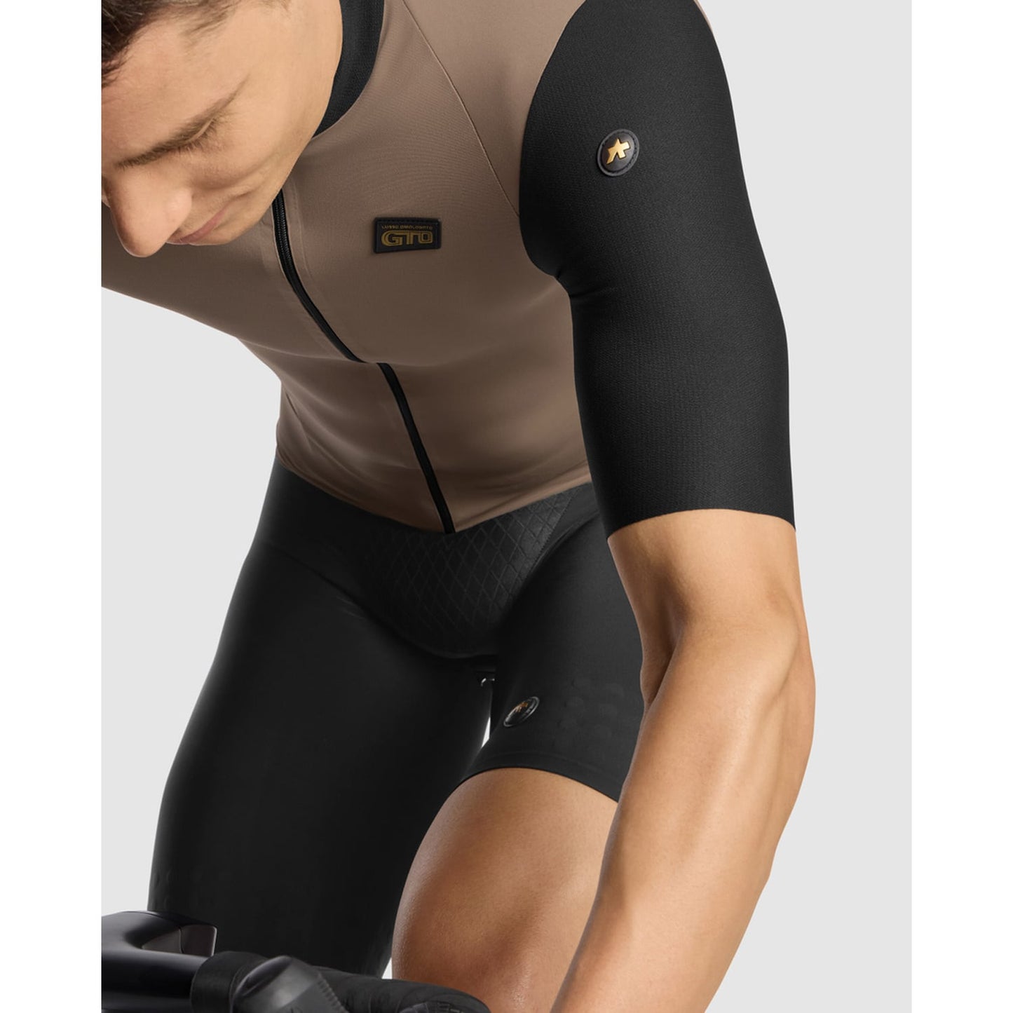 ASSOS EQUIPE RS S11 Camisola de manga curta Preto/Bege